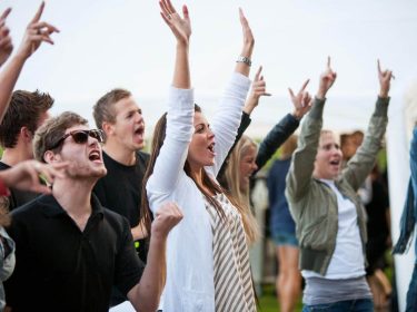 laeg-oere-til-al-musikken-thumbnail