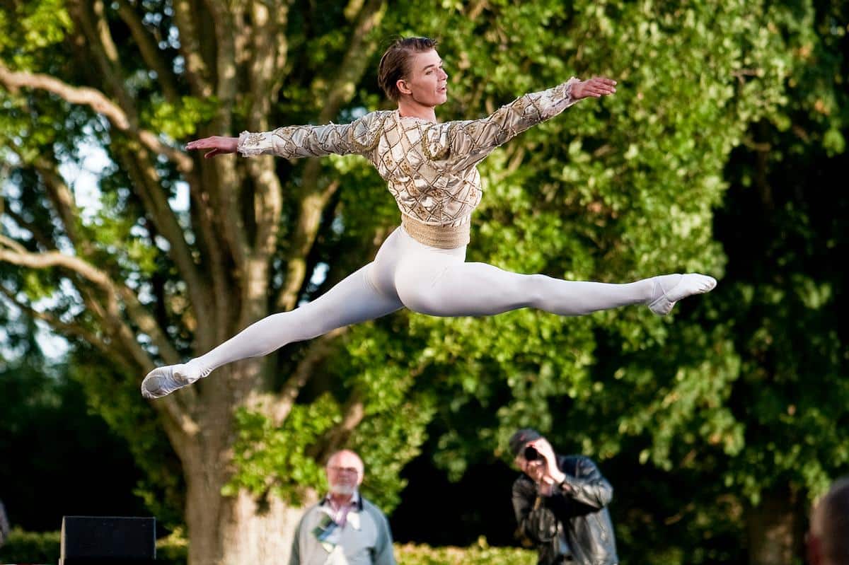 theatre-and-dance-thumbnail